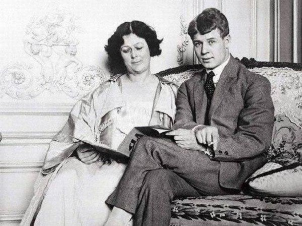 10 нежных цитат Сергея Есенина 1. Кто любил, уж тот любить не может,