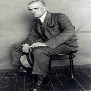 Четыре. Тяжелые, как удар. Кесарево кесарю - богу богово . А такому,
