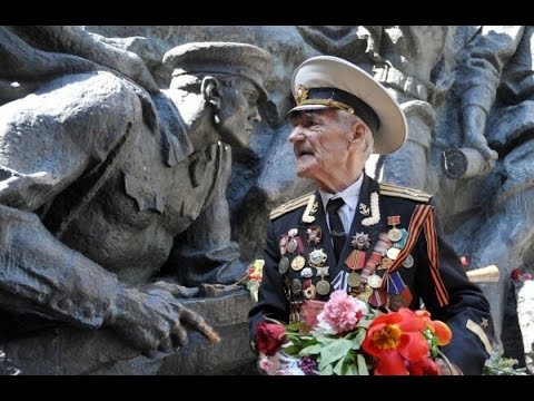 Поклонитесь внуки деду